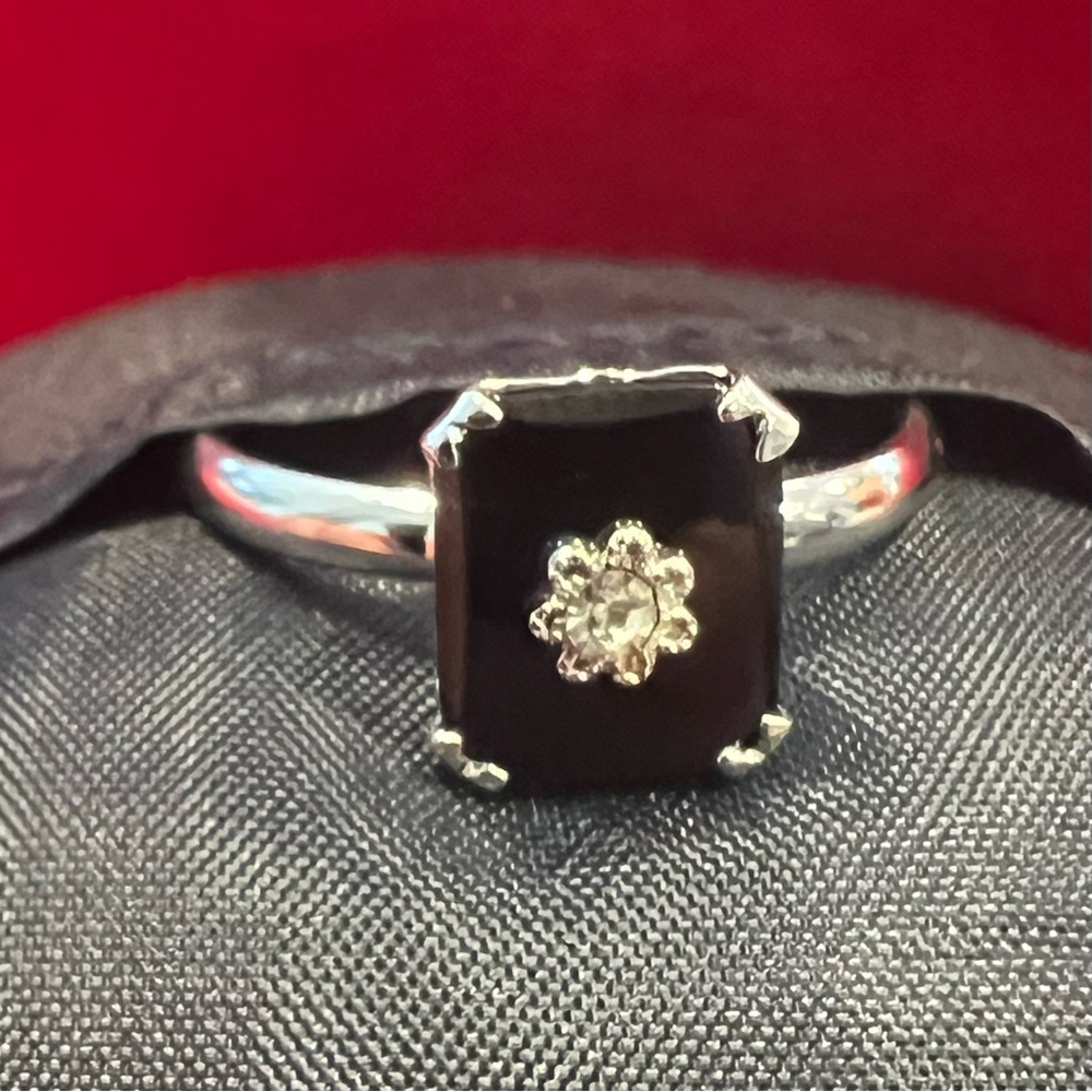 Elegant Silver and Black Ring